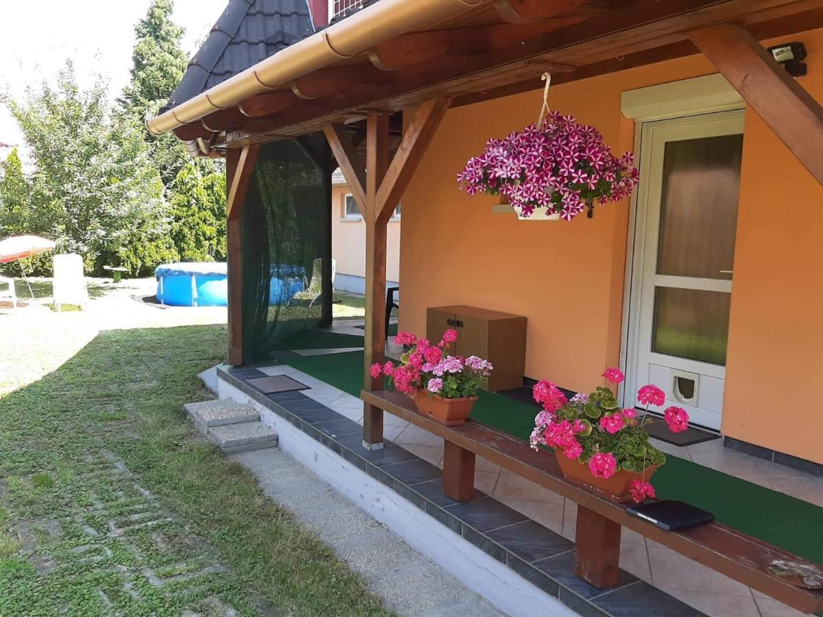 Sueti Nyaralo Villa Balatonmariafurdo Exterior photo
