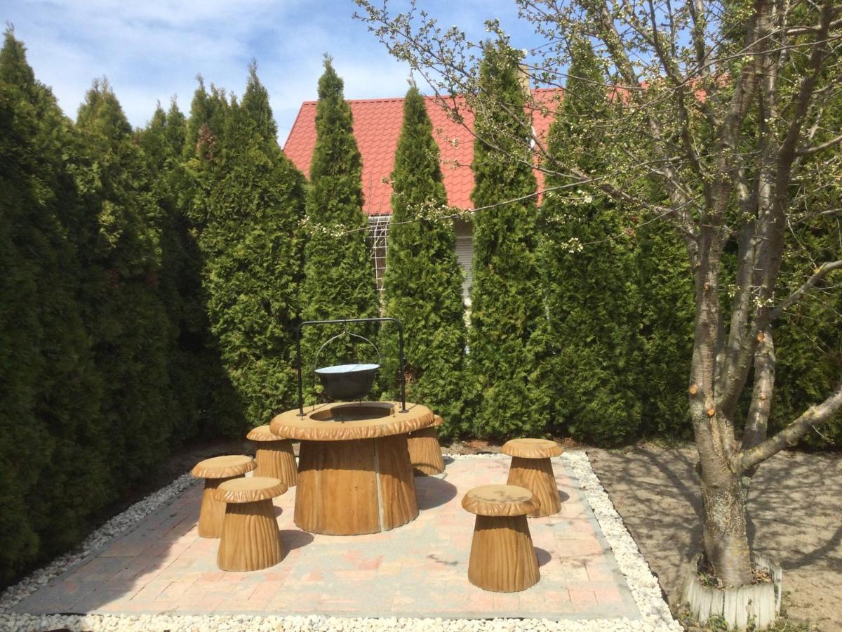 Sueti Nyaralo Villa Balatonmariafurdo Exterior photo