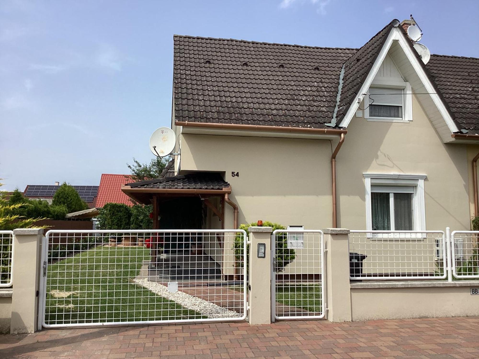 Sueti Nyaralo Villa Balatonmariafurdo Exterior photo